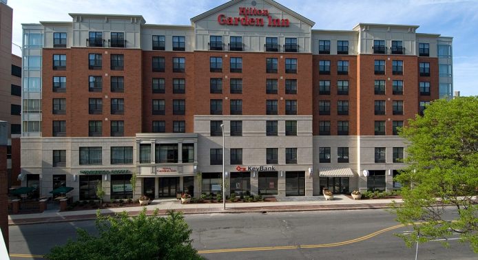32+ elegant Bilder Hilton Garden Inn Albany - Hilton Garden Inn near Albany International Airport among ... / Guests arriving by vehicle have access to free parking.