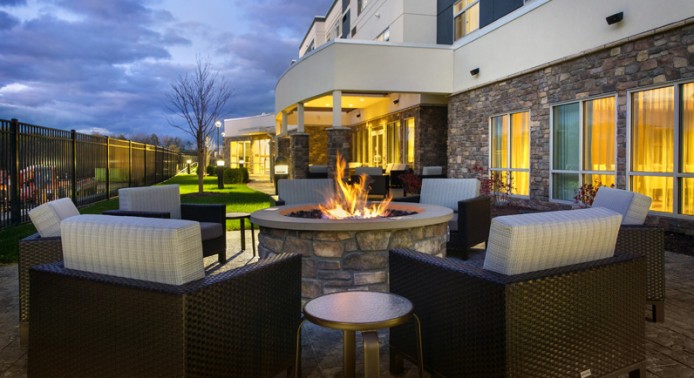 Outdoor Fire Pit and Seating
