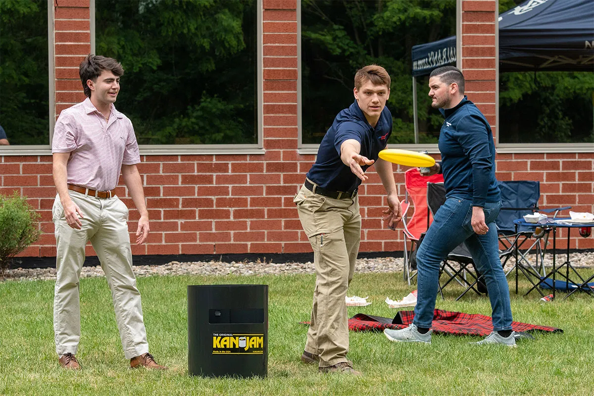 BBL employees playing kan jam
