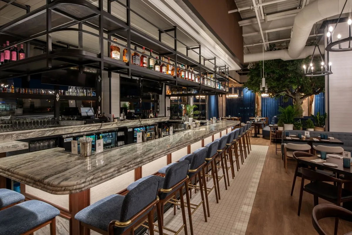 Sea Smoke Waterfront Grill bar